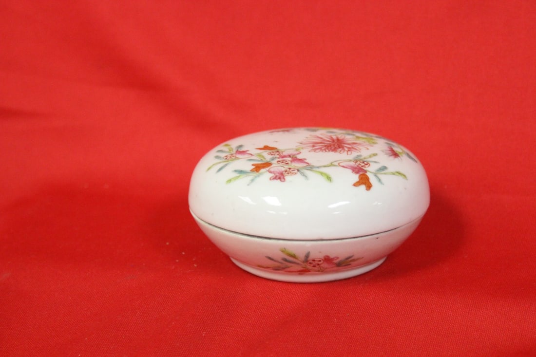 A Rare Chinese Signed Paste Box - 2