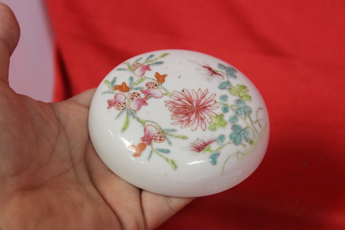 A Rare Chinese Signed Paste Box - 6