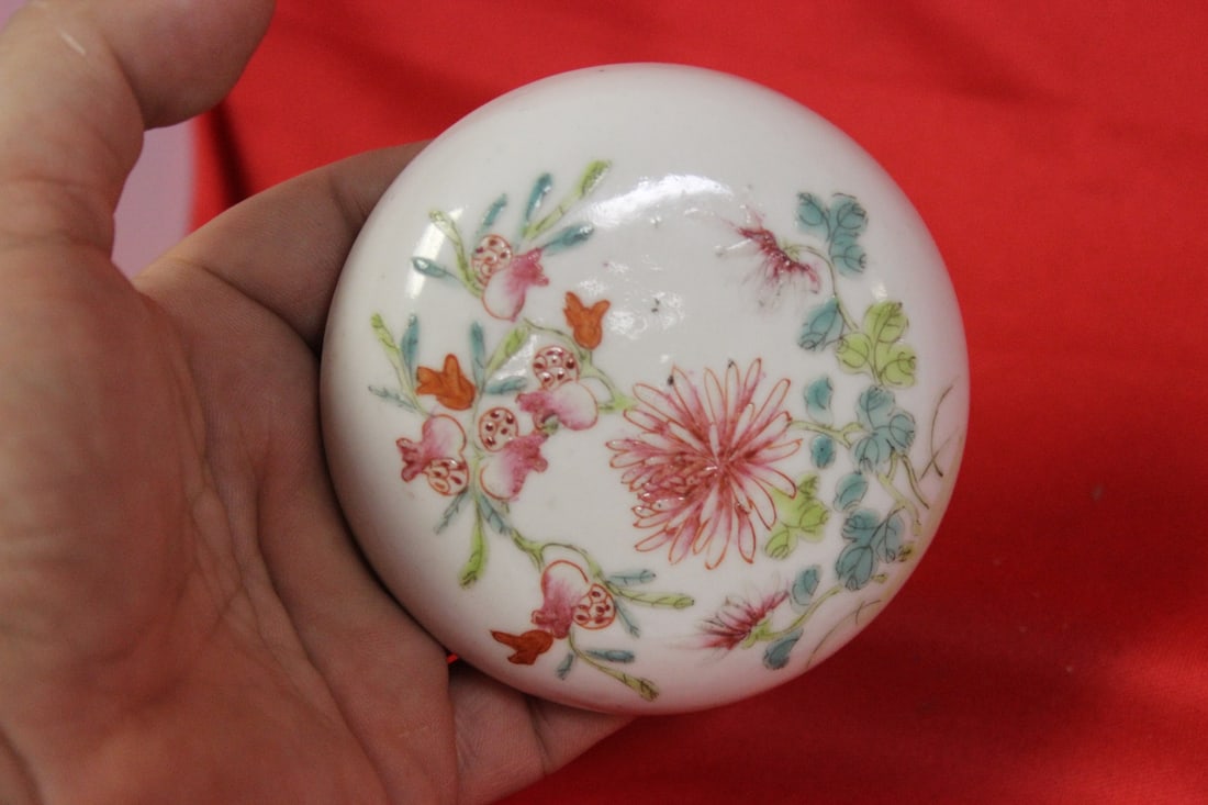 A Rare Chinese Signed Paste Box - 7