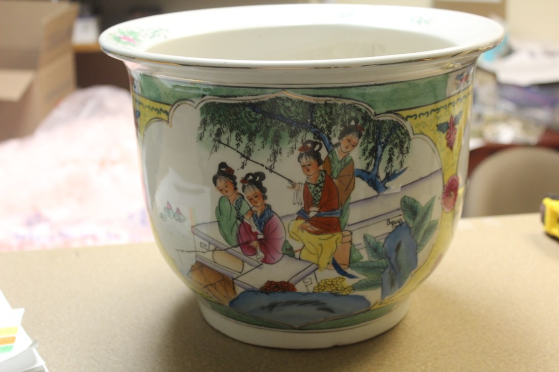 Vintage Chinese Plant Pot (1 of 7)