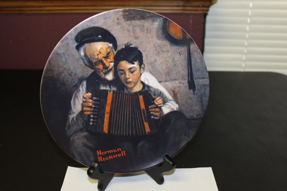 A Norman Rockwell Collector's Plate: 8 1/2 inches in diameter
