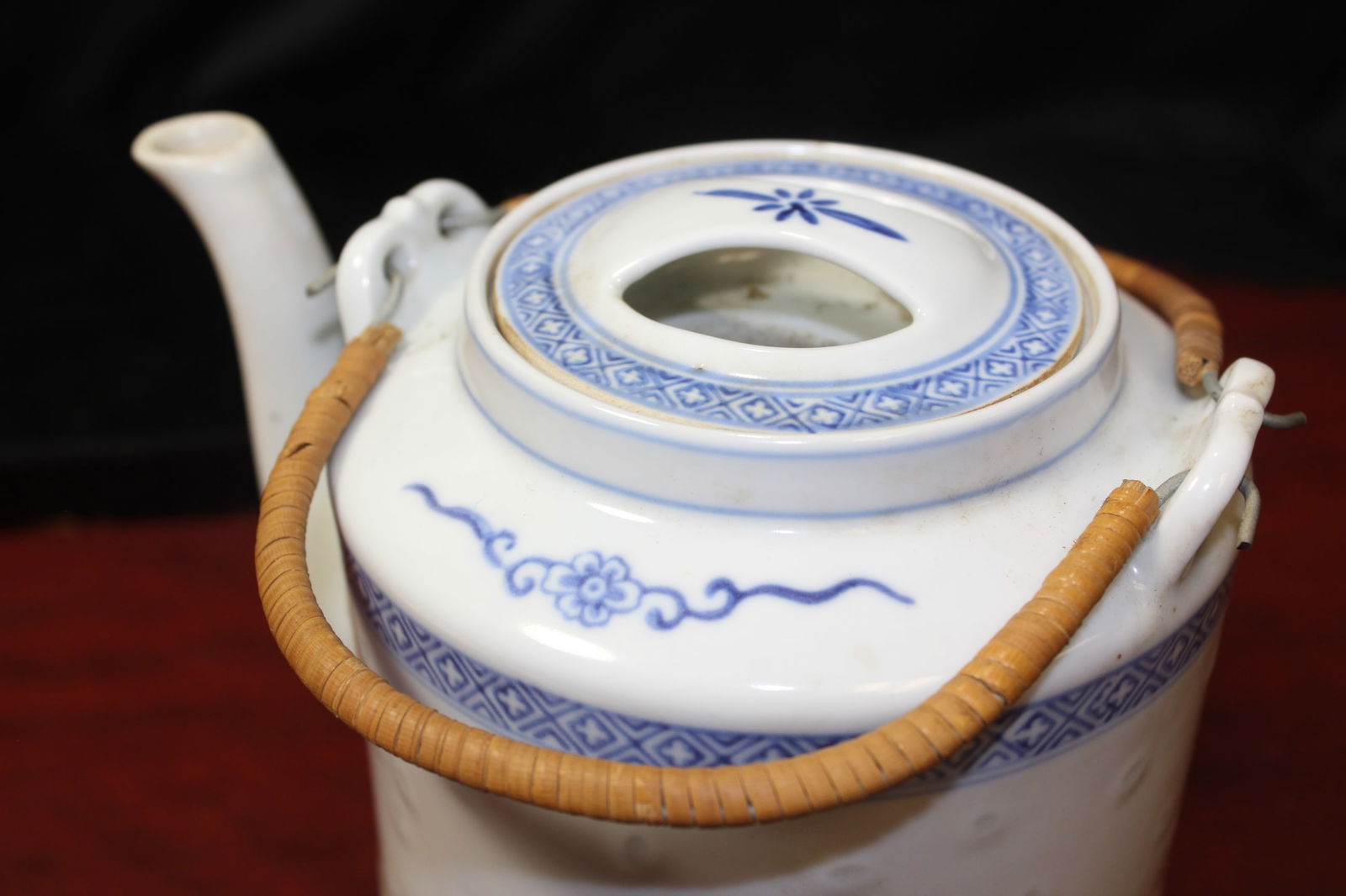 A Chinese Rice Pattern Teapot - 8