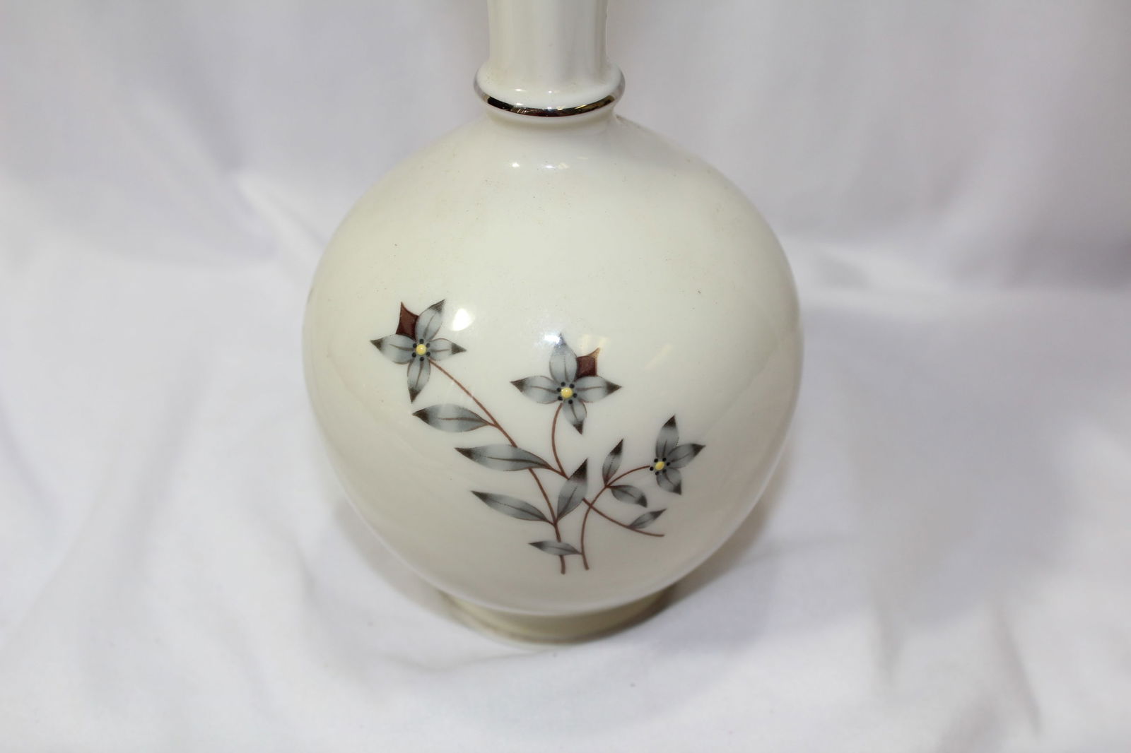 A Ceramic Lenox Vase - 3
