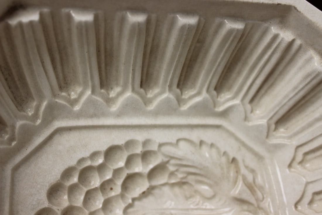 A Large Pottery / Ceramic Mold - 5
