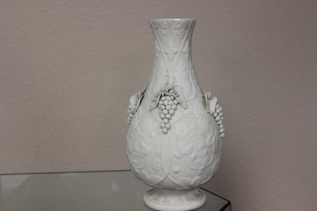 A Pairan Vase - 5