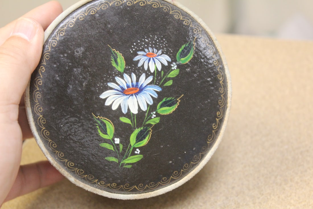 Lacquer Top Prestige Box - 2