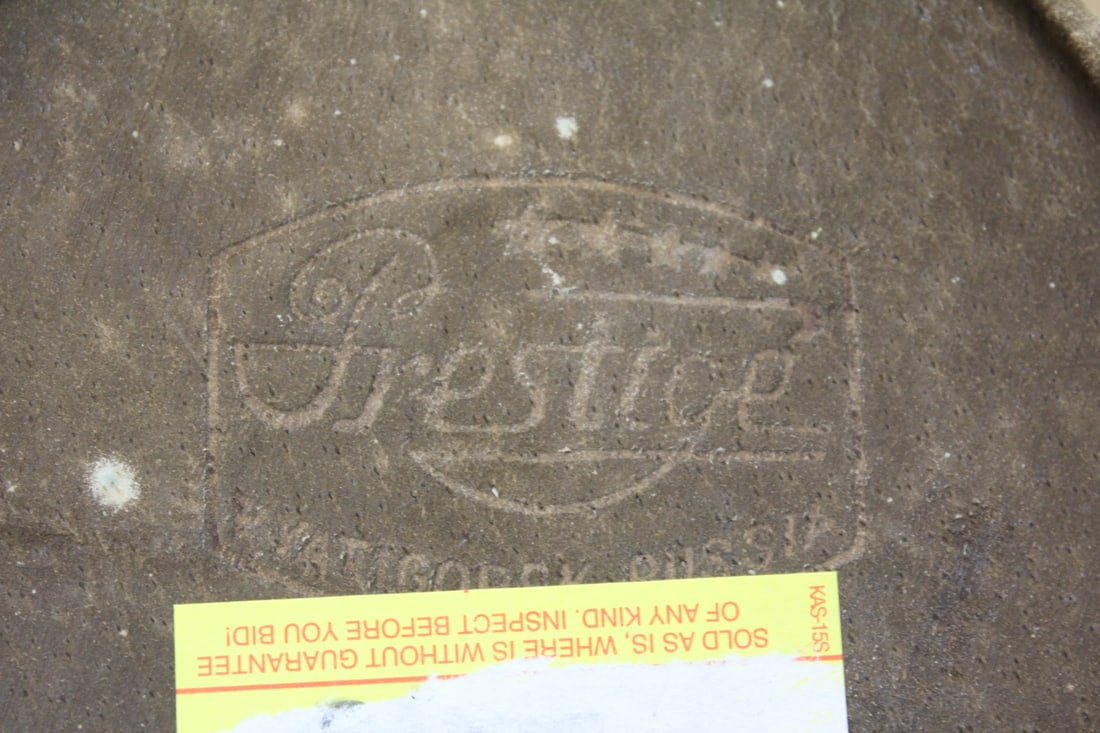 Lacquer Top Prestige Box - 7