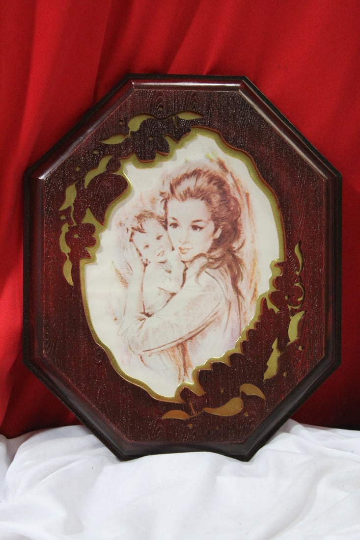 A Plastic Frame: 9" x 7"