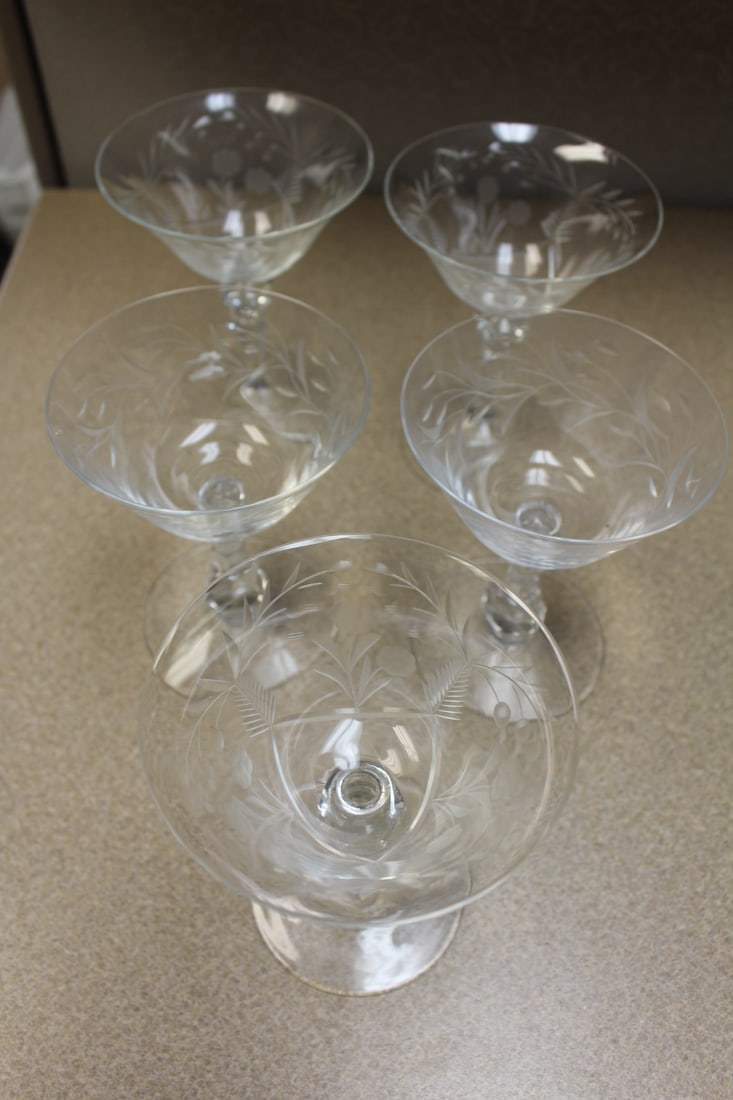 Lot of 5 Etched Glass Wine Goblets (1 of 3)