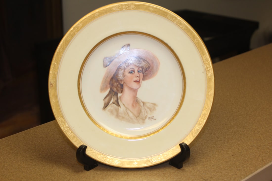 Royal Worcester Diana Plate: 9 1/8" in diameter