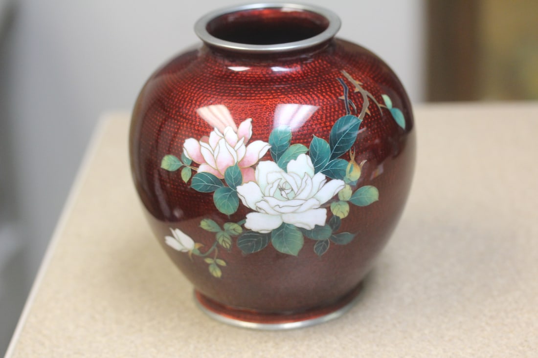 Japanese Sato Cloisonne Vase: 5 1/4" tall