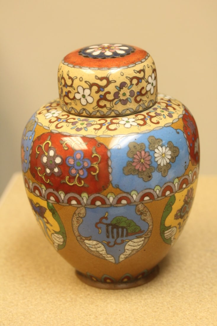 Japanese Cloisonne Jar: with double lid - beautiful - 19th century - 7 1/8" tall