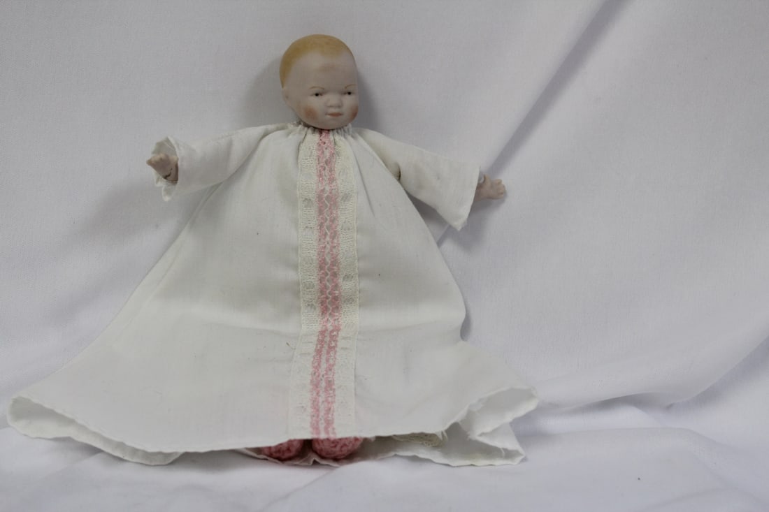A Vintage Joint Doll: 6 1/4" tall