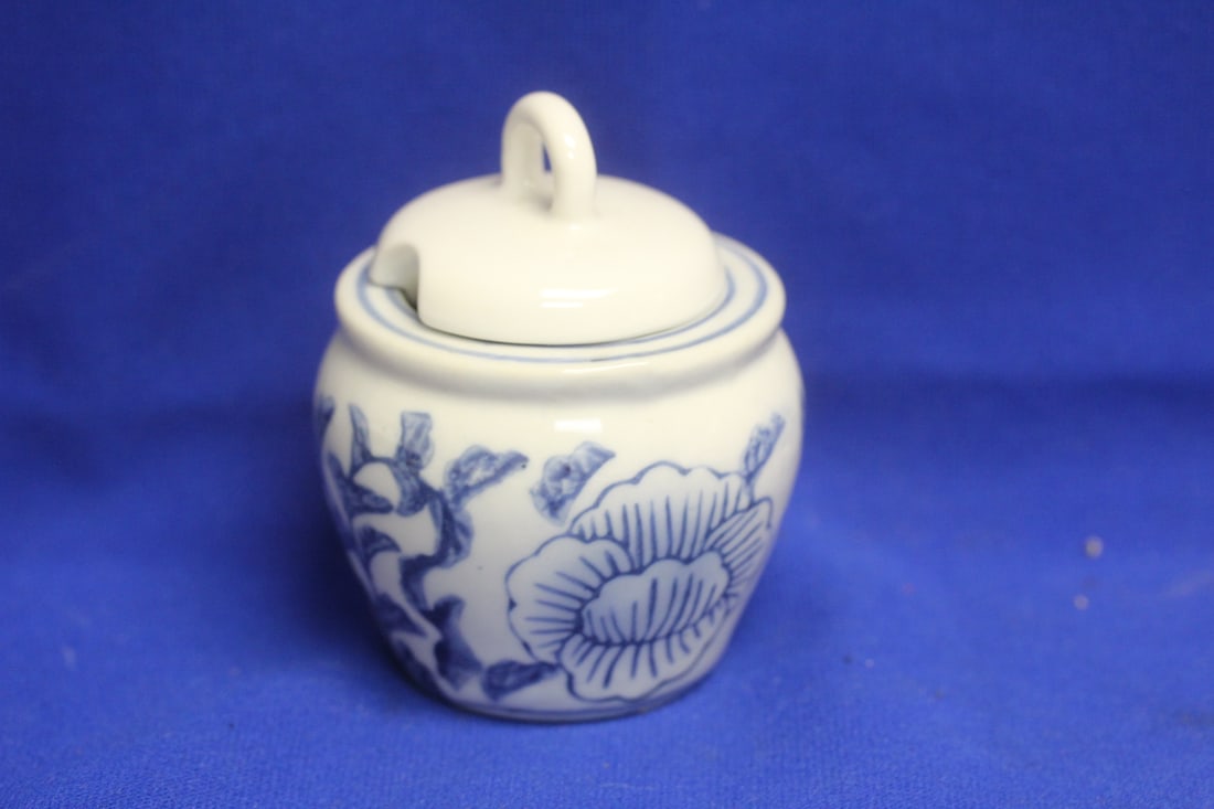 Chinese Blue and White Jar: with plastic spoon - 4 1/4" tall