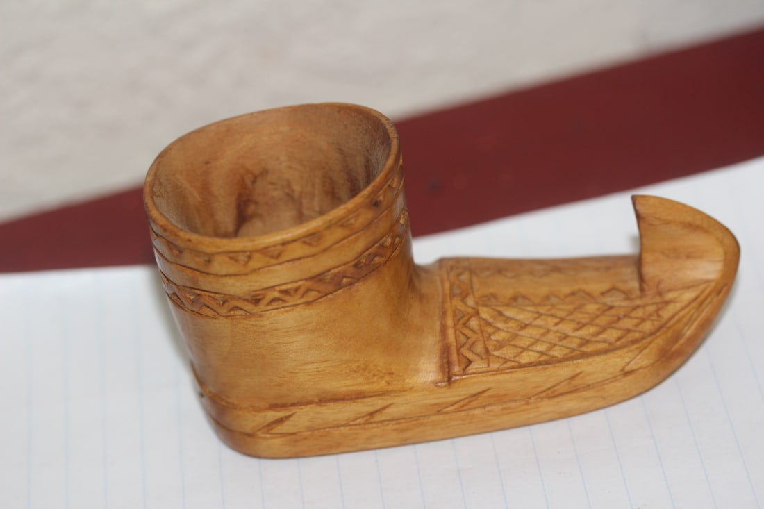 Folk Art Wooden shoe Holder: toothpick or match holder - 4 1/4" across