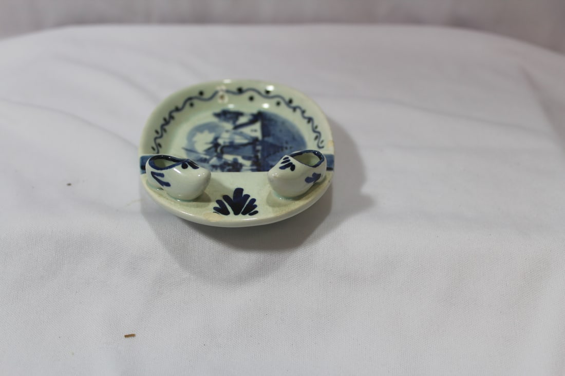 A Delft Ashtray - 3