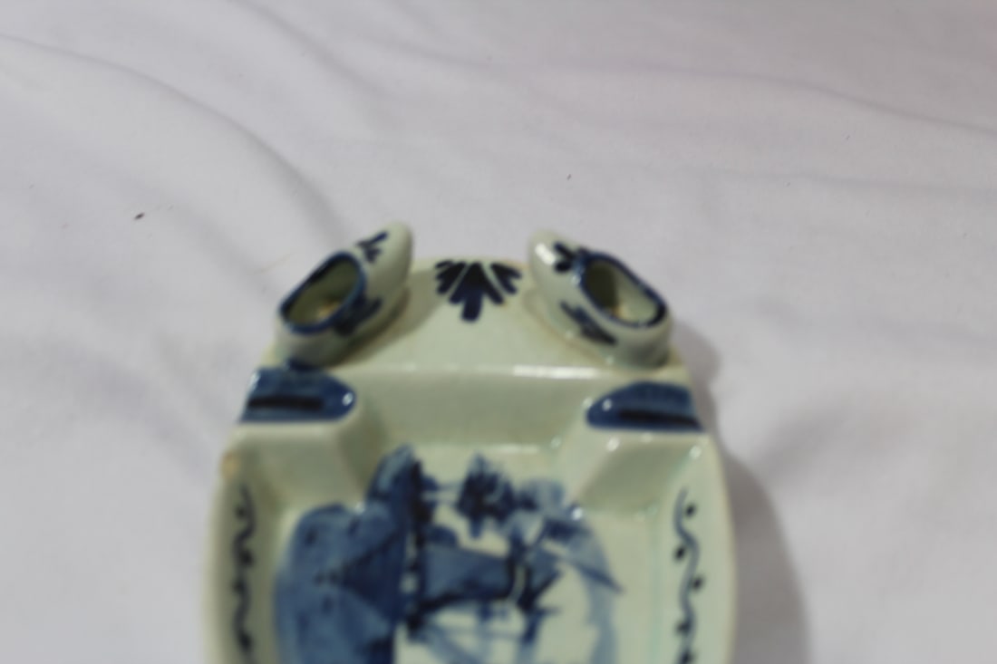 A Delft Ashtray - 4