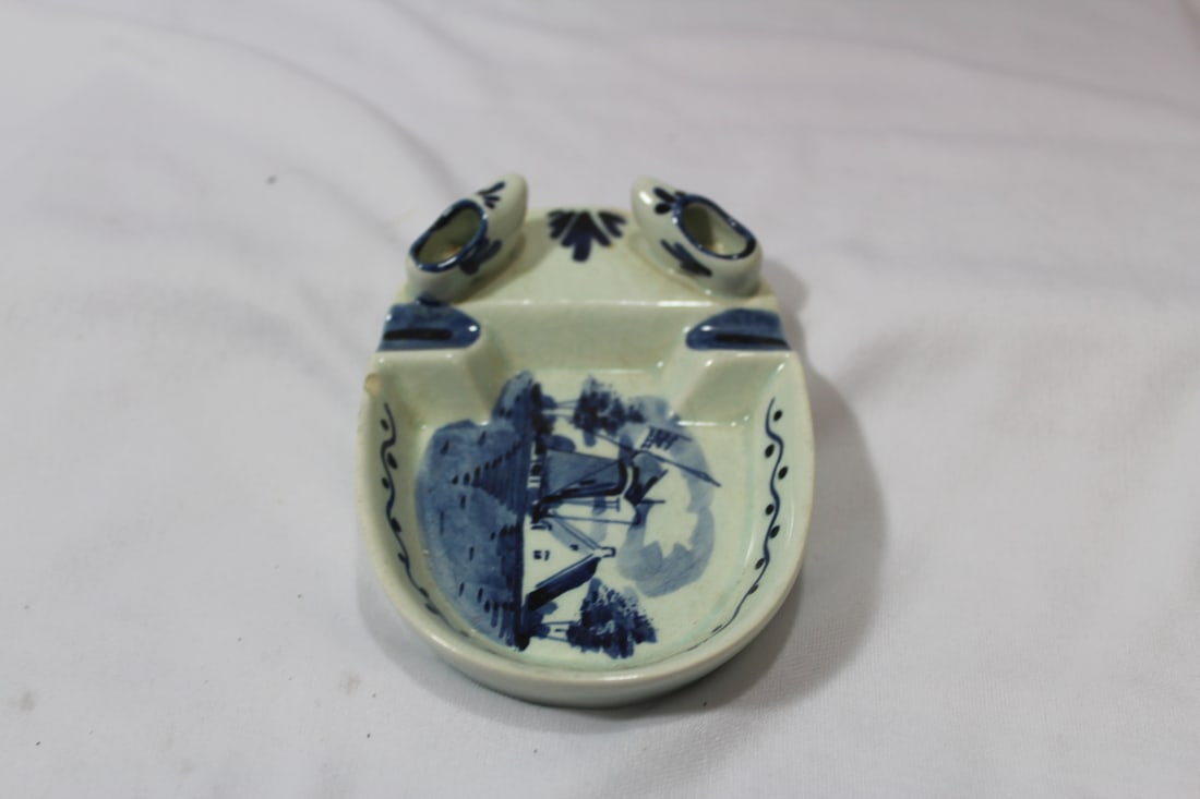 A Delft Ashtray - 5