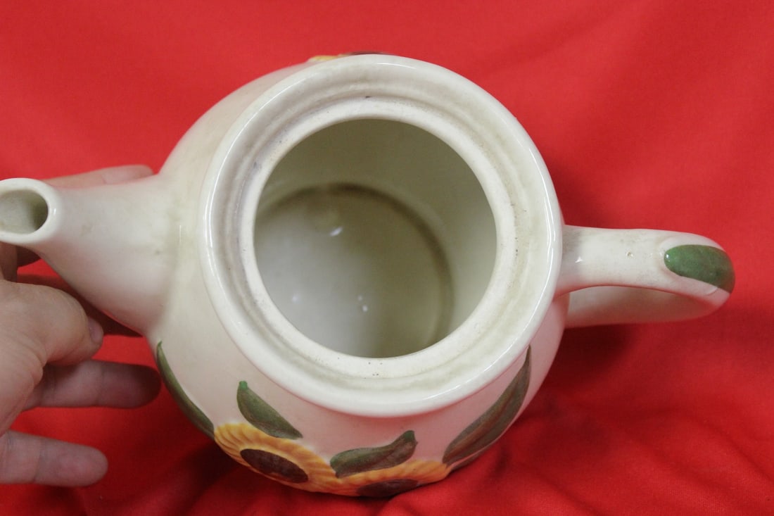 A Shawnee Teapot - 4