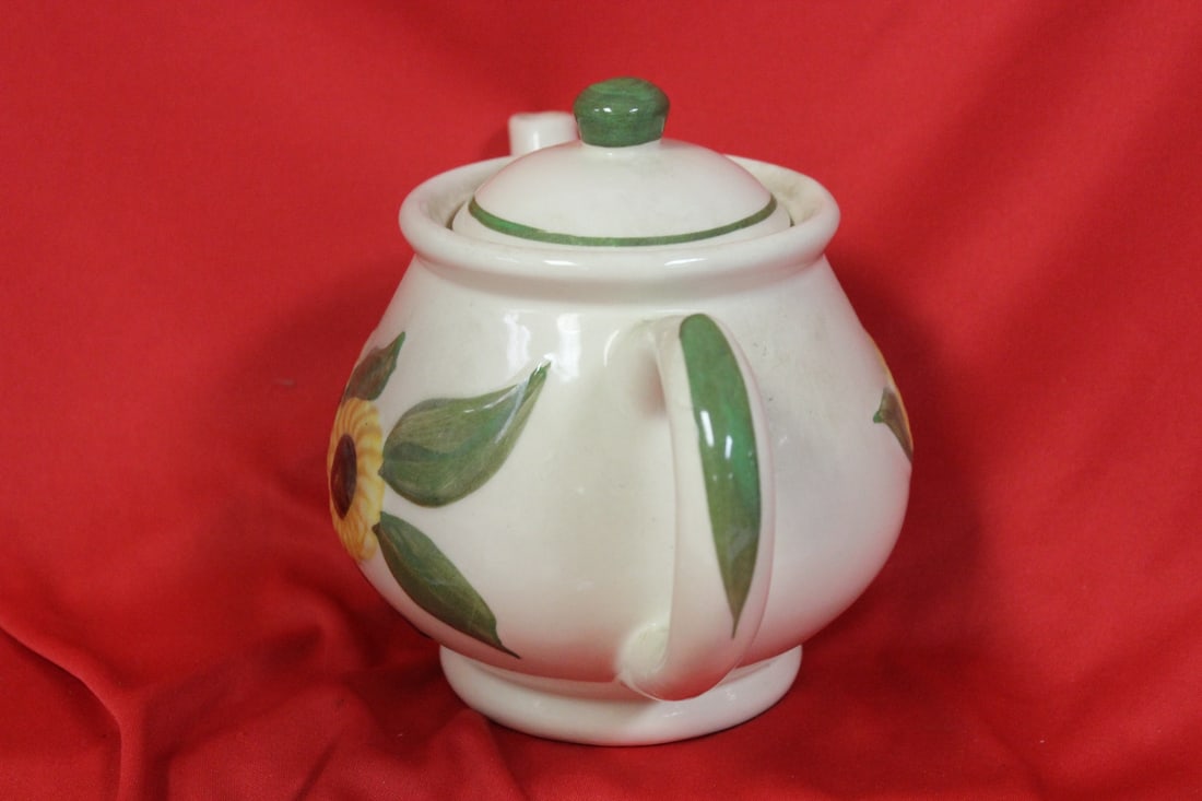 A Shawnee Teapot - 6
