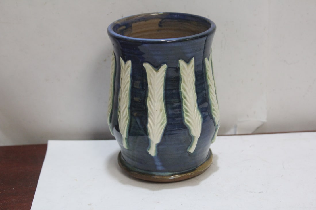 An Art Pottery Jar (1 of 8)