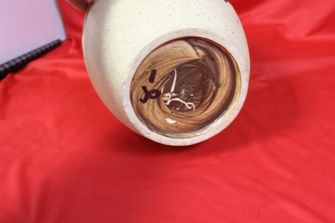 An Oriental Vase - 4