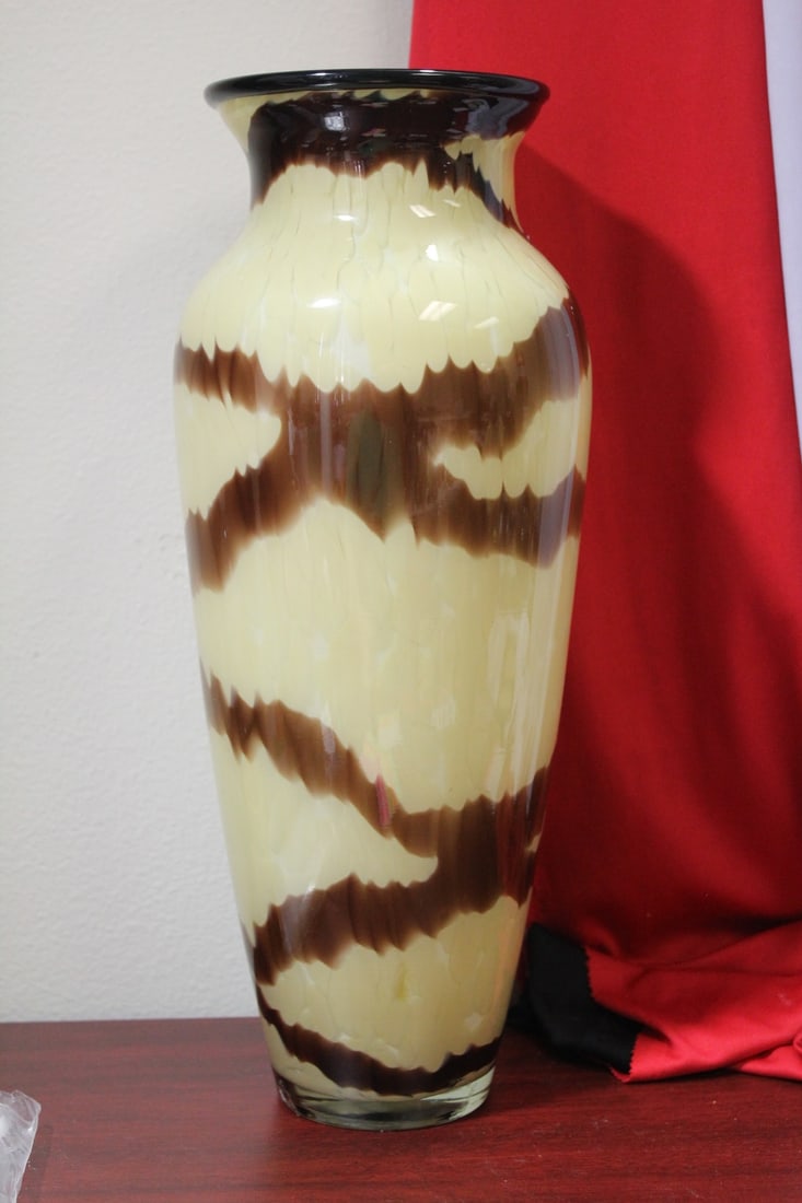 A Large Artglass Vase: 15 1/2" tall