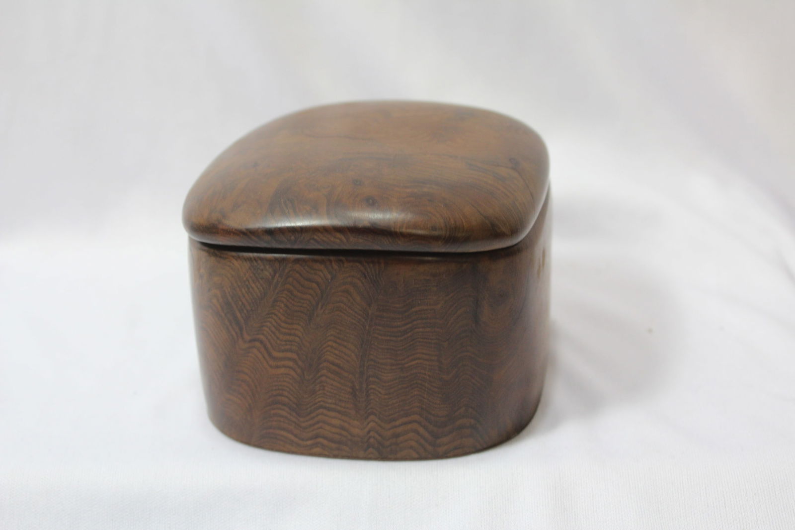 An Exotic Wood Box: 3 7/8" across