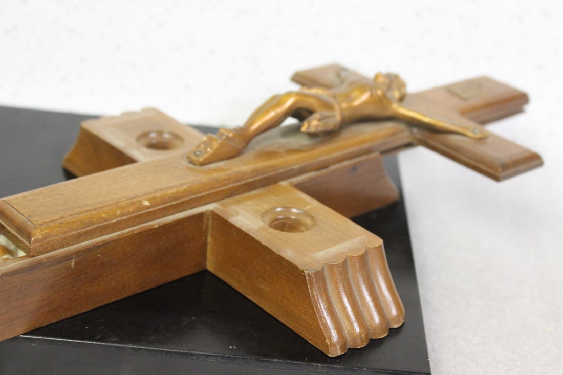 A Holy Water Dross Hanger? - 5