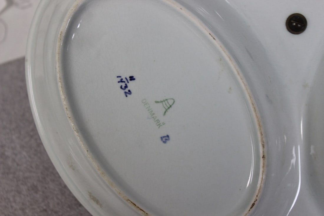 A Denmark Beehive Mark Tray - 8