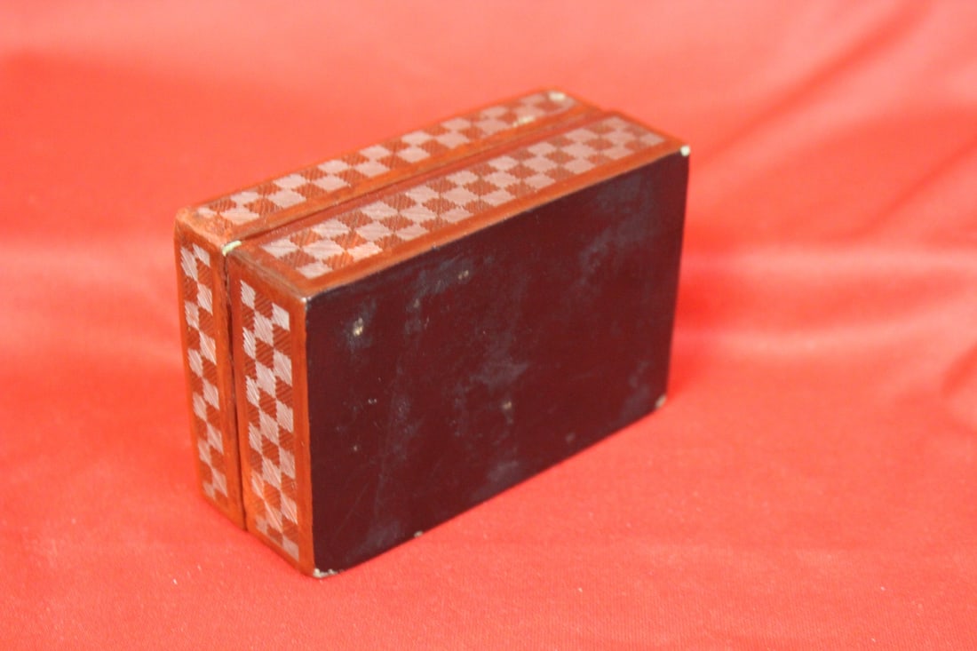 An Antique Chinese Cinnabar Rectangular Box - 4