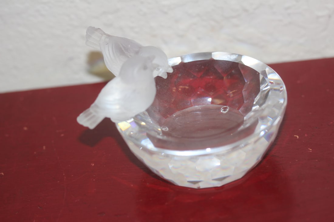 Swarovski Crystal Brid Feeder: 3 3/4" in diameter