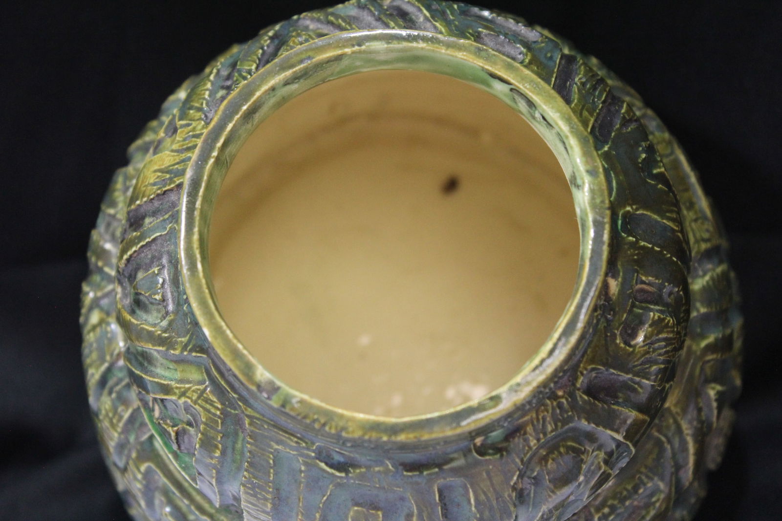 A Pottery Container - 4