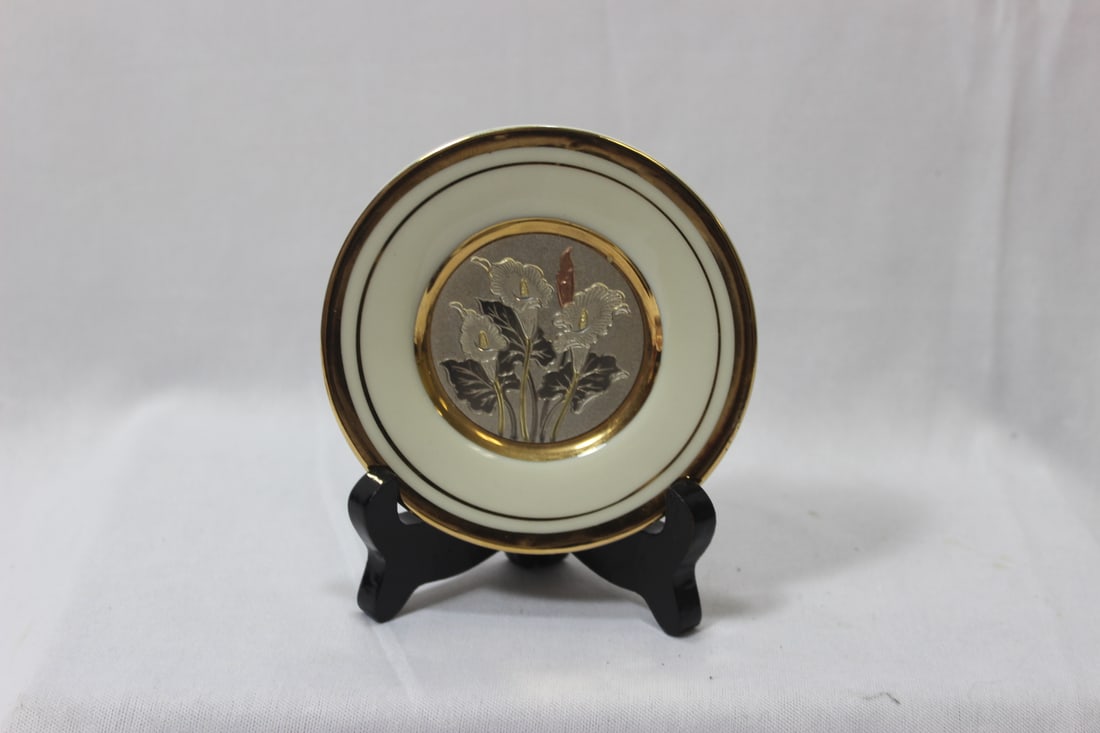 A Small Chokin Dish: 24 Karat gold edged - 4" in diameter