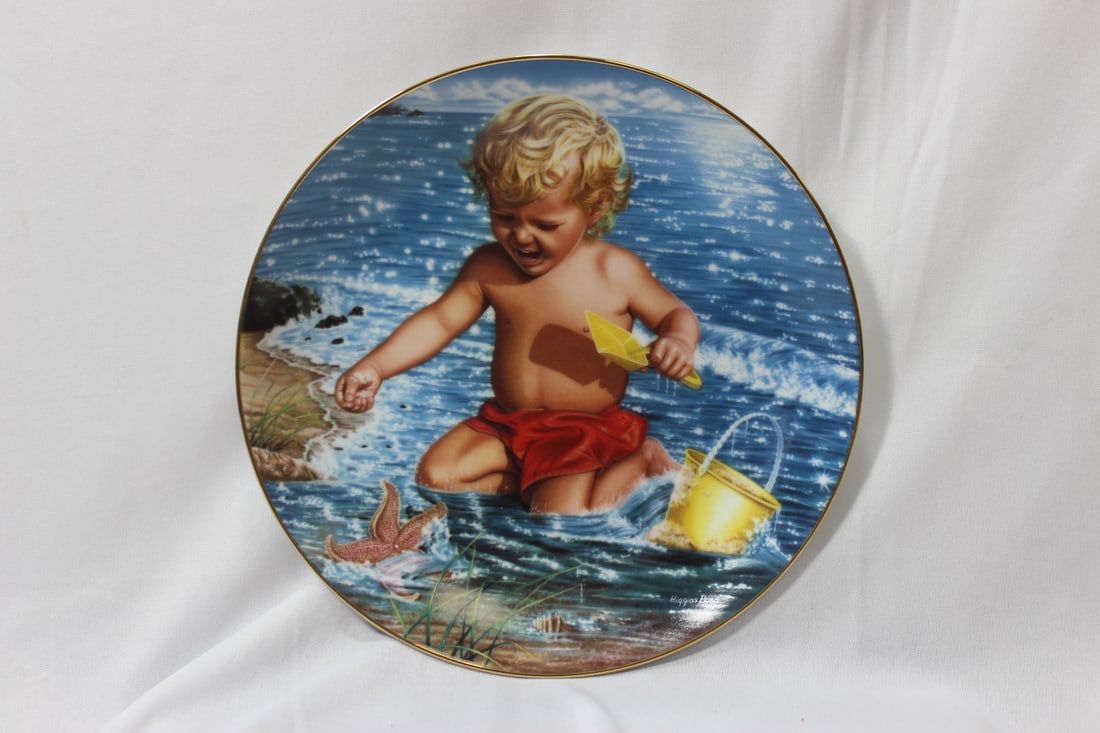 Collector's Plate by Higgins Bond: Boxed, with paperwork - 8 1/2" in diameter