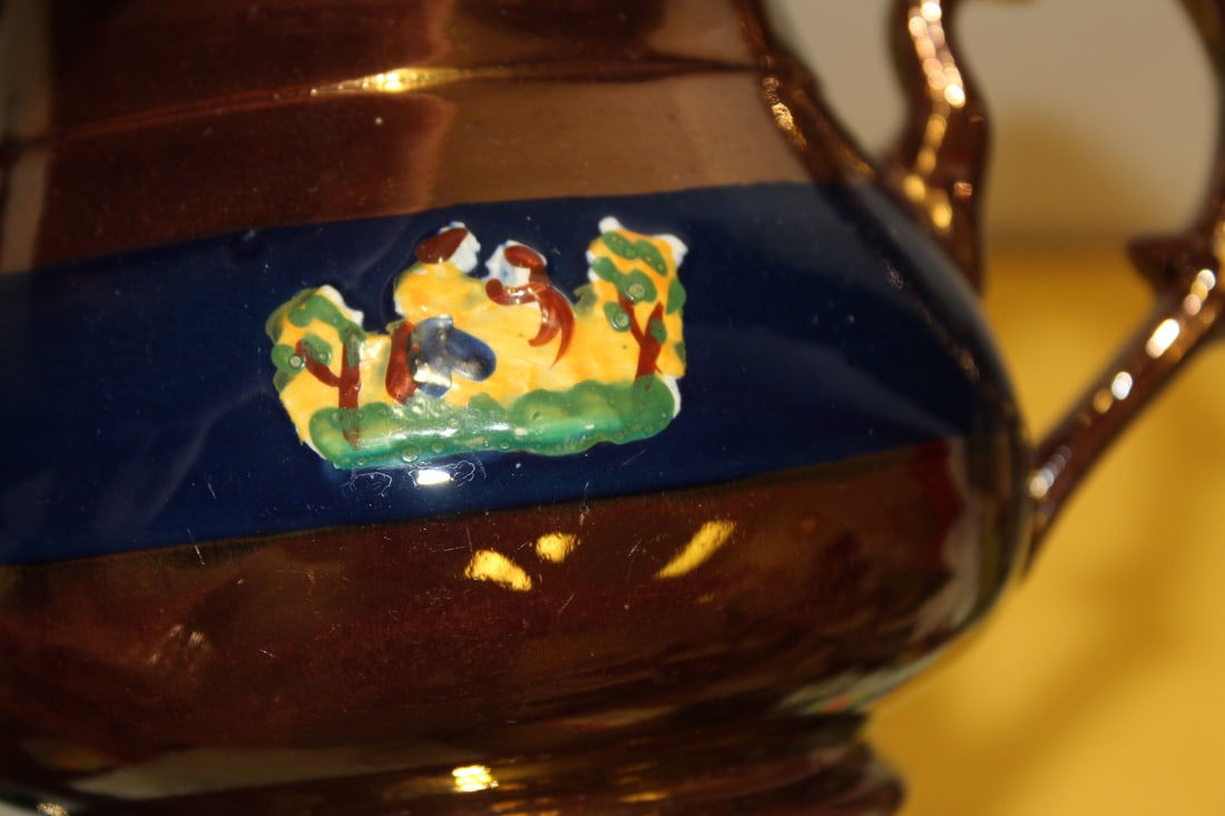 A Ceramic Lusterware Teapot - 7