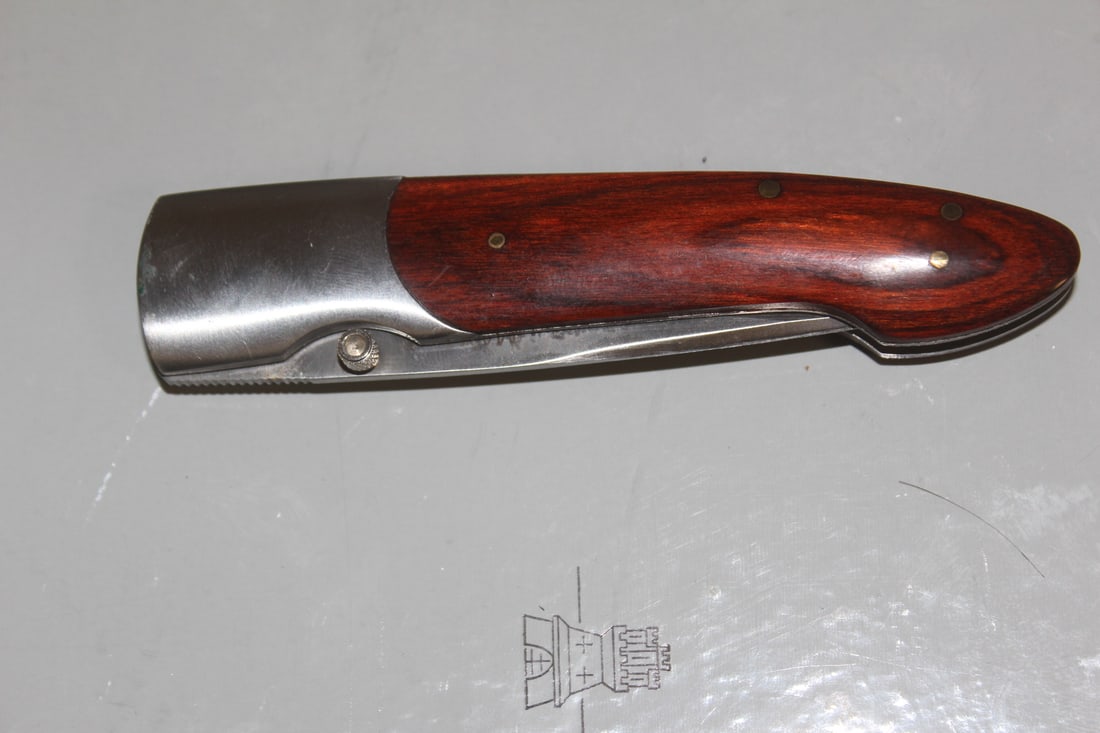 Maxam Wood Handle Pocket Knife: 4 3/4" across