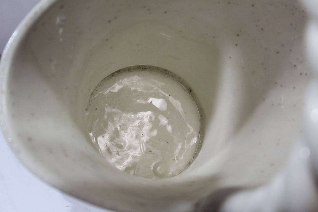 A Ceramic Basket - 6