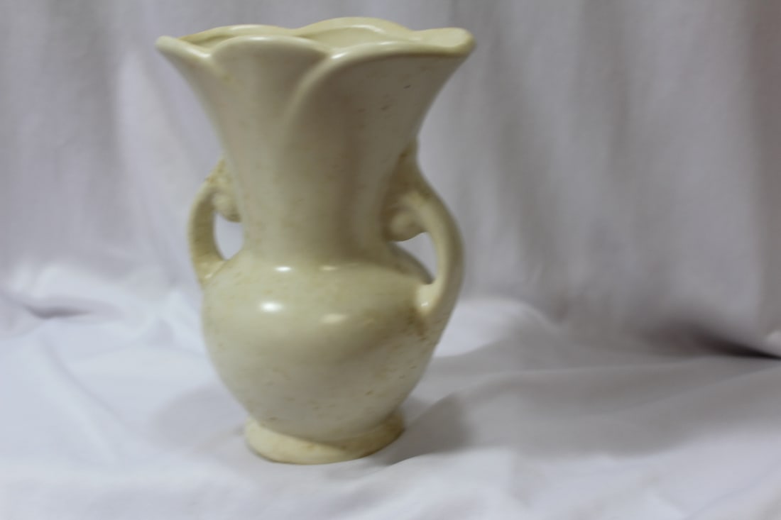 A Shawnee Vase - 3