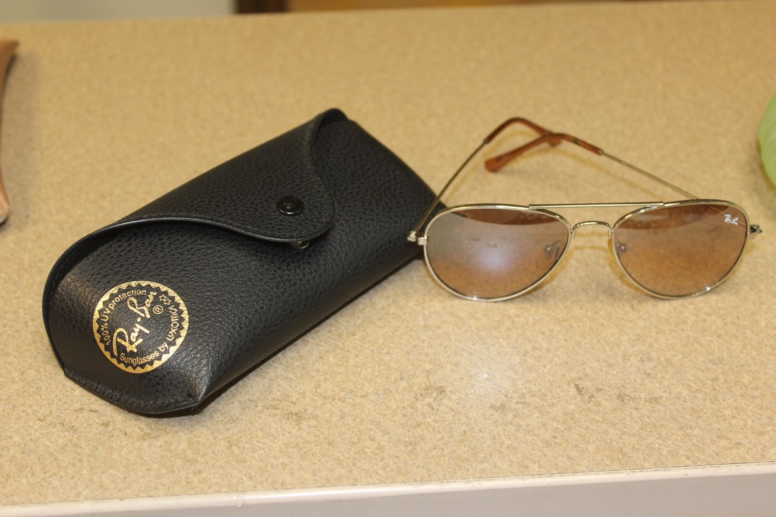 Ray Ban Sunglass: as shown