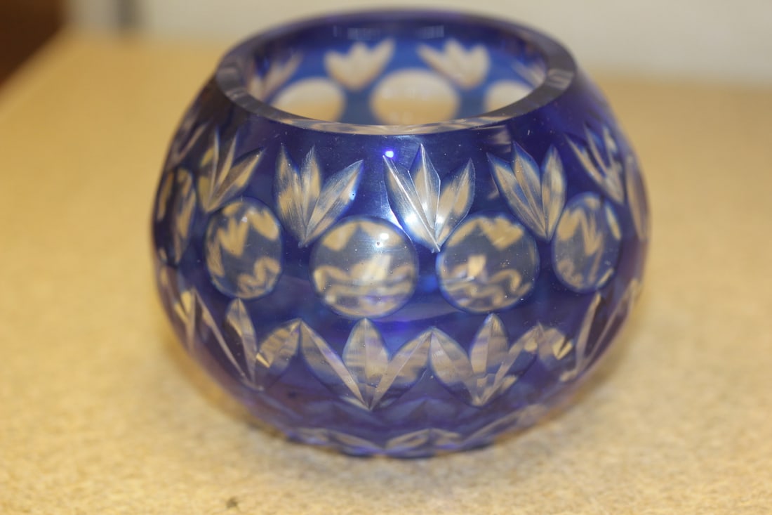 Cut Cobalt Blue Glass Bowl: 2 7/8" tall