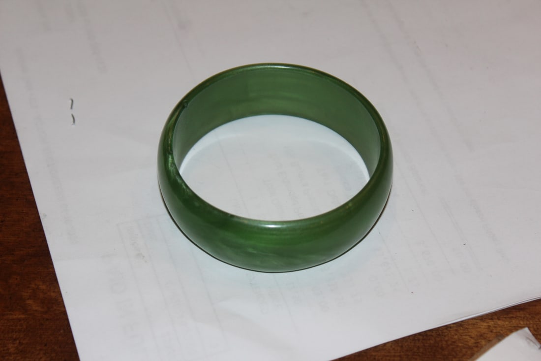 Lucite Bangle Bracelet - 4