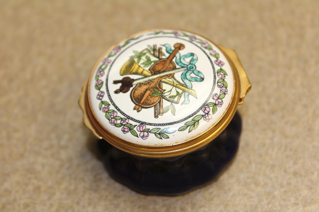 Halycon Days Music Box: 1 5/8" in diameter