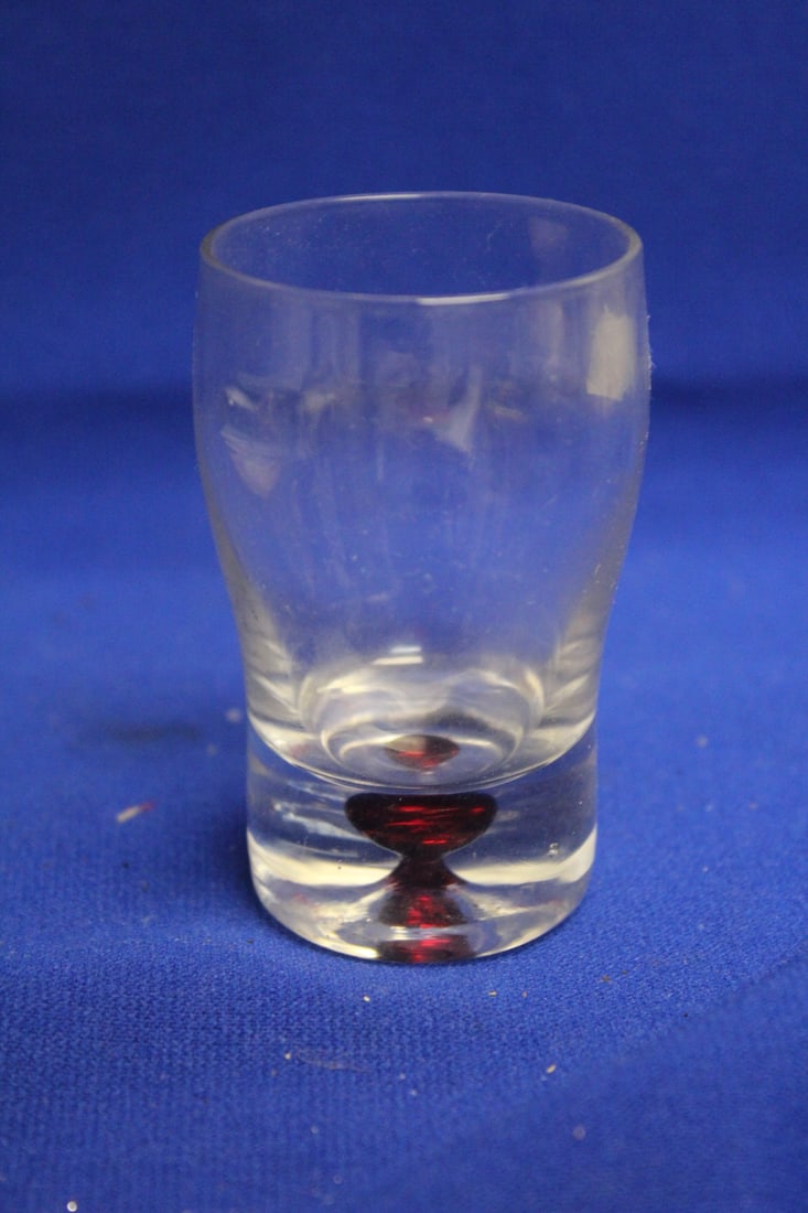 Artglass Small Cup: 3 1/4" tall