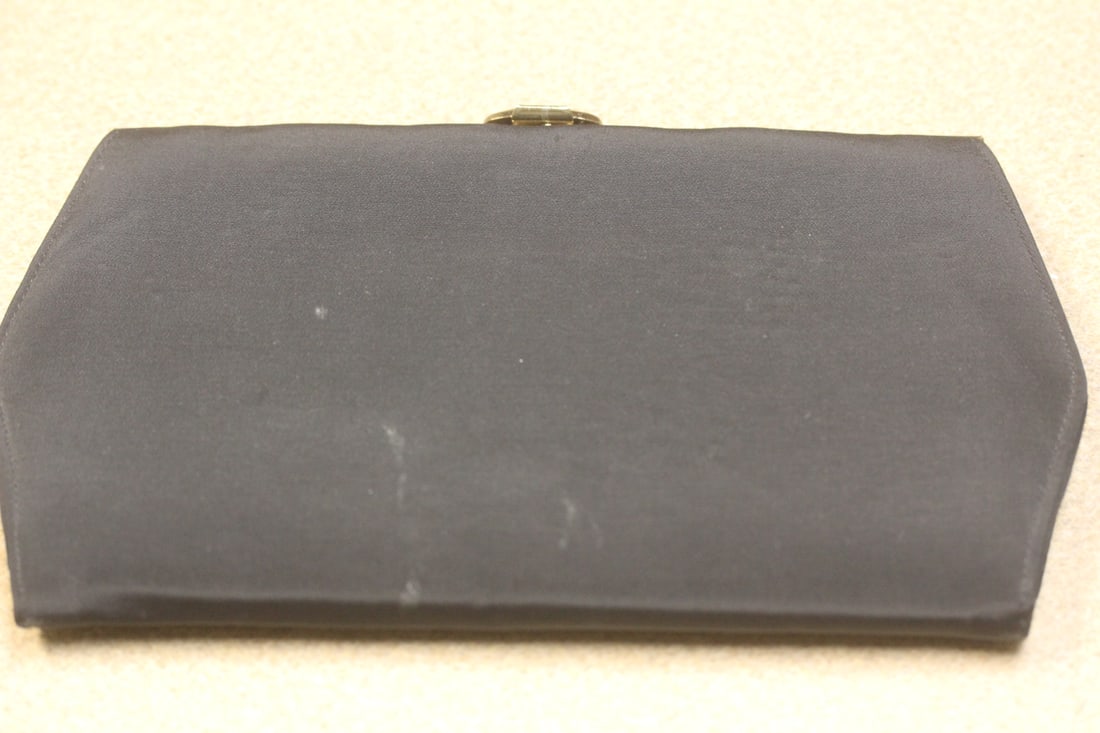 Vintage Purse: as shown