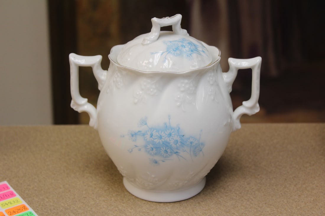 Carlsbad Austria Ceramic Container: with lid - 6 1/4" across including the handles