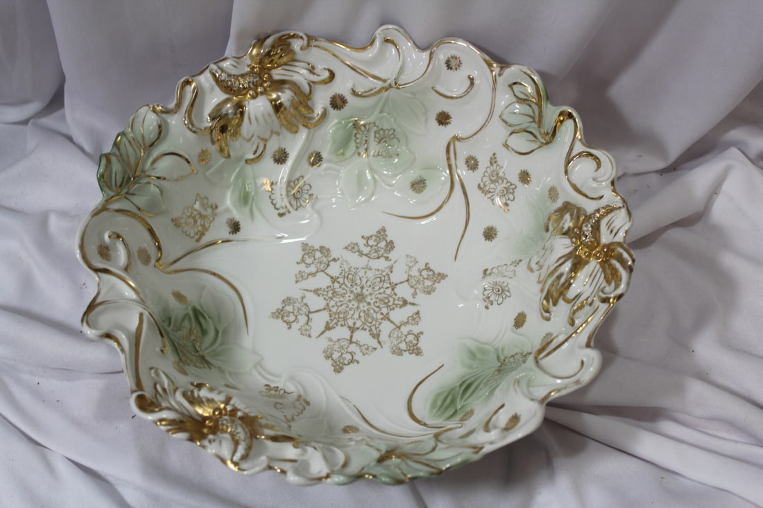 A porcelain Center Bowl: thinly done - 11" in diameter