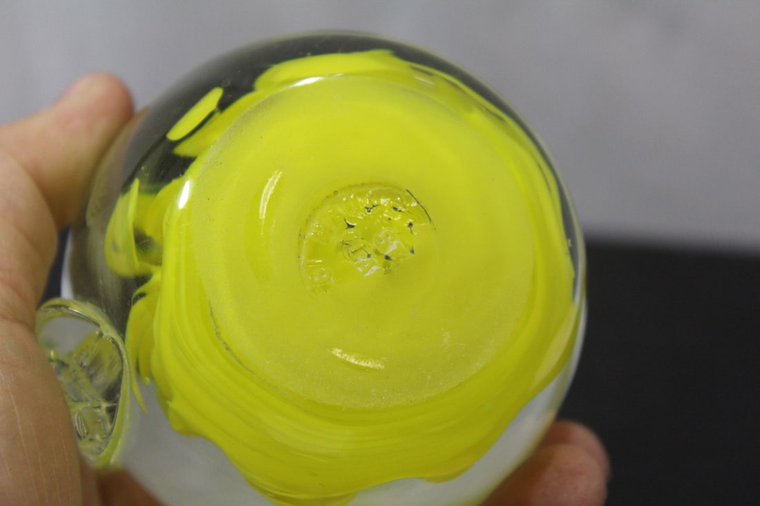 A St.Clair Paperweight - 5