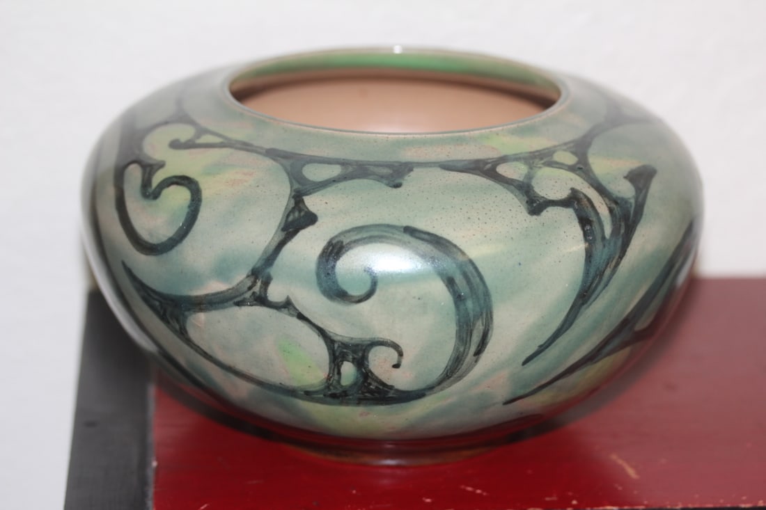 Signed Royal Doulton Studio Pottery Vase: signed: Mark Marshall - 8" in diameter and 5" tall