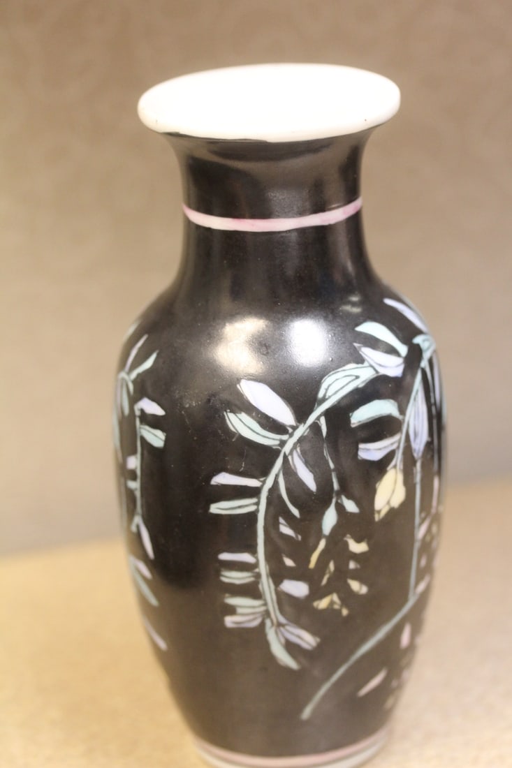 Oriental Black Vase - 2
